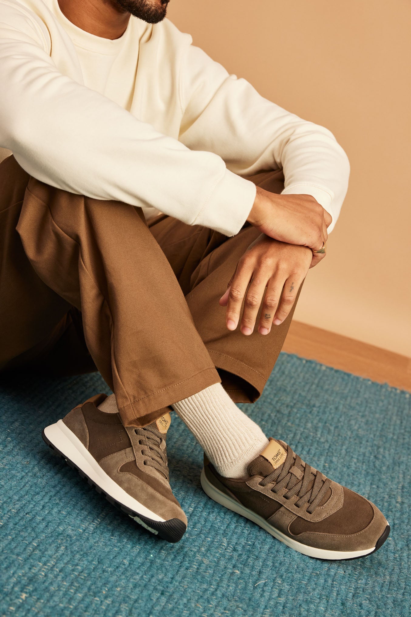 トモローページ Unisex Casual Sneakers – TOMS South Africa
