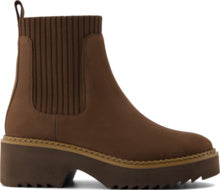 Millie Chelsea Boots