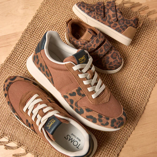 TRVL LITE Retro Runner Sneaker