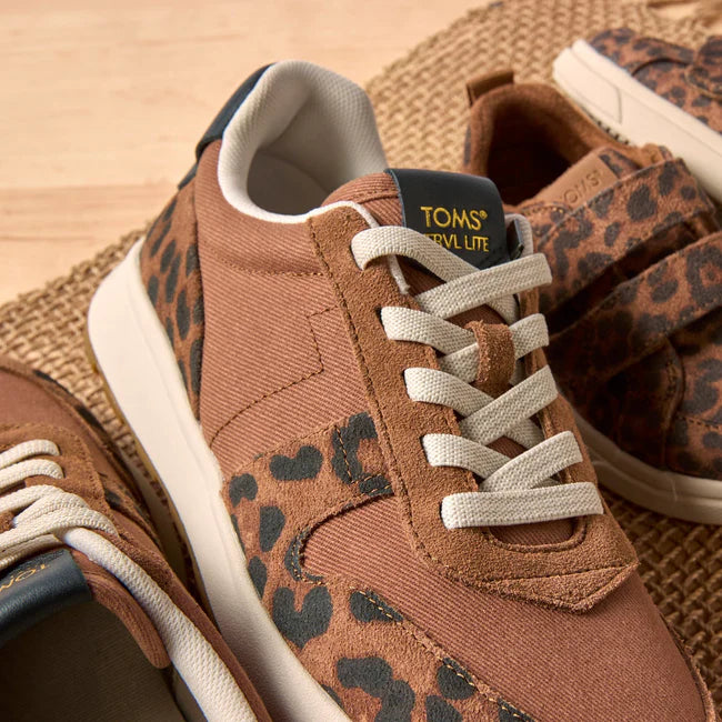 TRVL LITE Retro Runner Sneaker