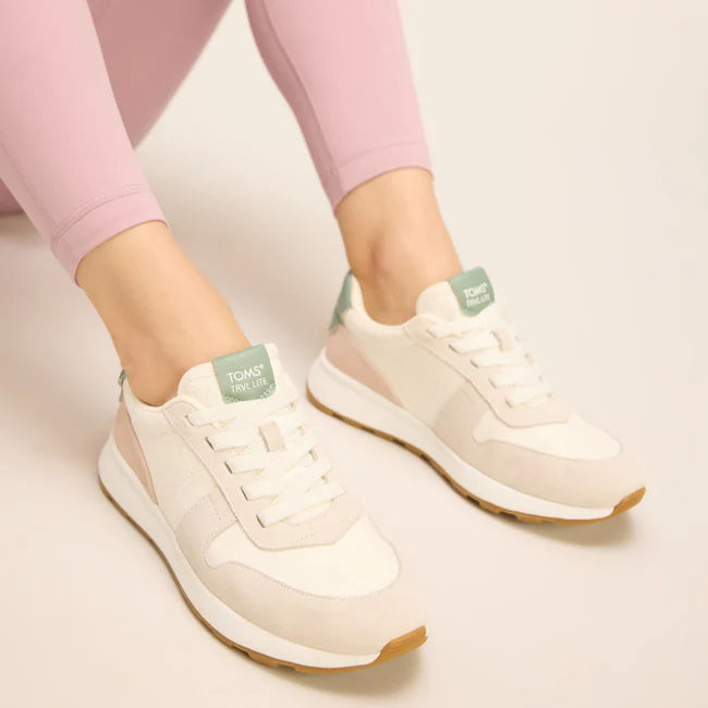 TRVL LITE Retro Runner Sneaker
